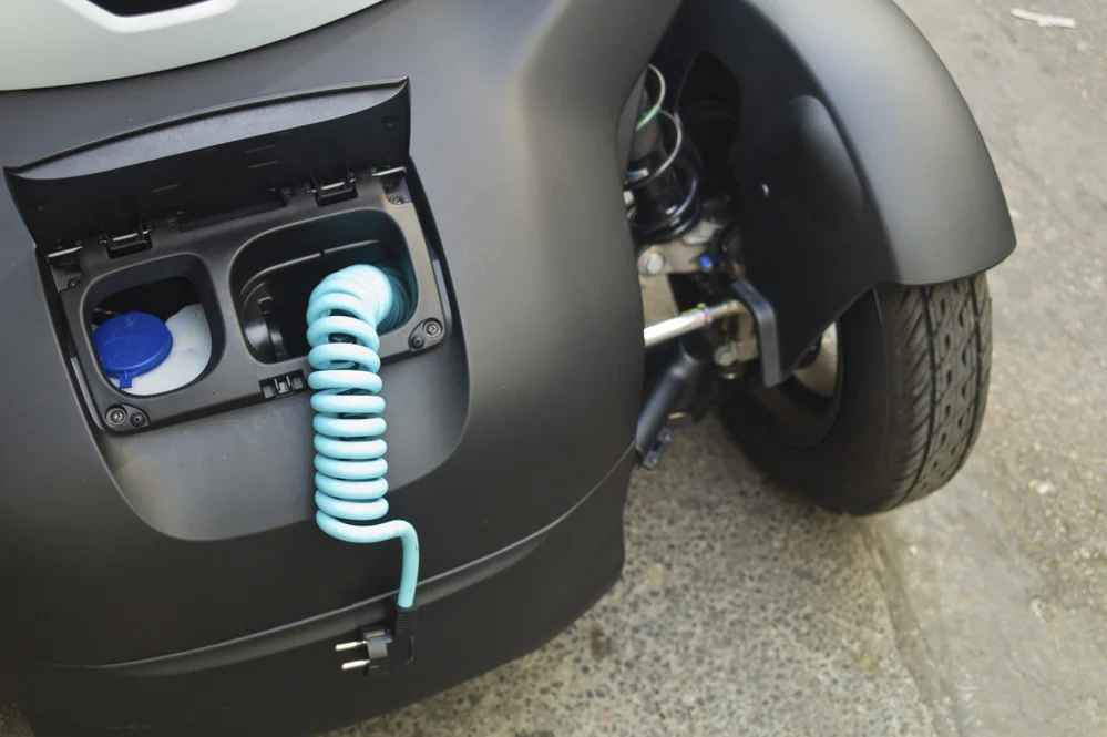 Quantos km a scooter elétrica faz com uma carga de bateria? 1 Quantos km a scooter elétrica faz